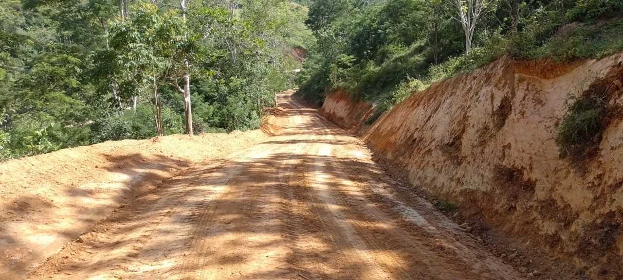 Camacã: Operação patrolamento das estradas vicinais em ritmo